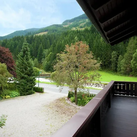 Chalet Furnished Chalet In Saalbach Hinterglemm Near Ski Lift *